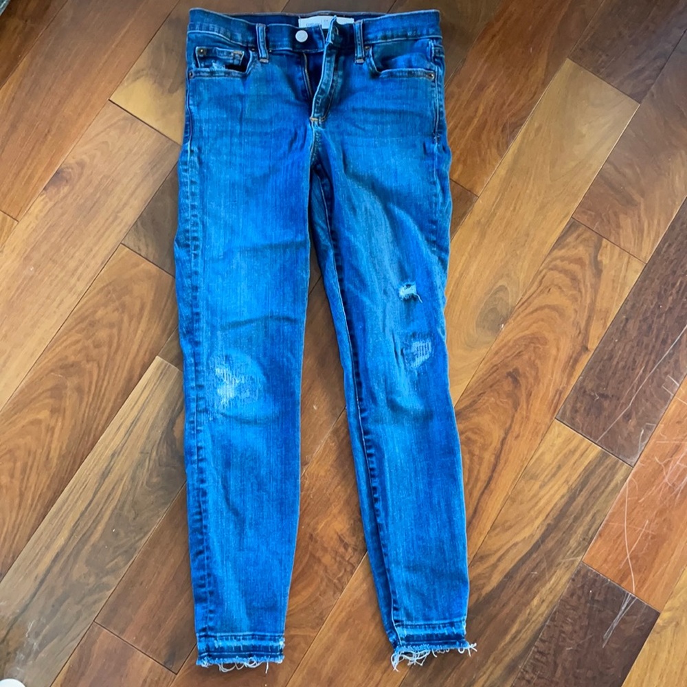 Gap Skinny Jeans - Ankle Length. Size 27R